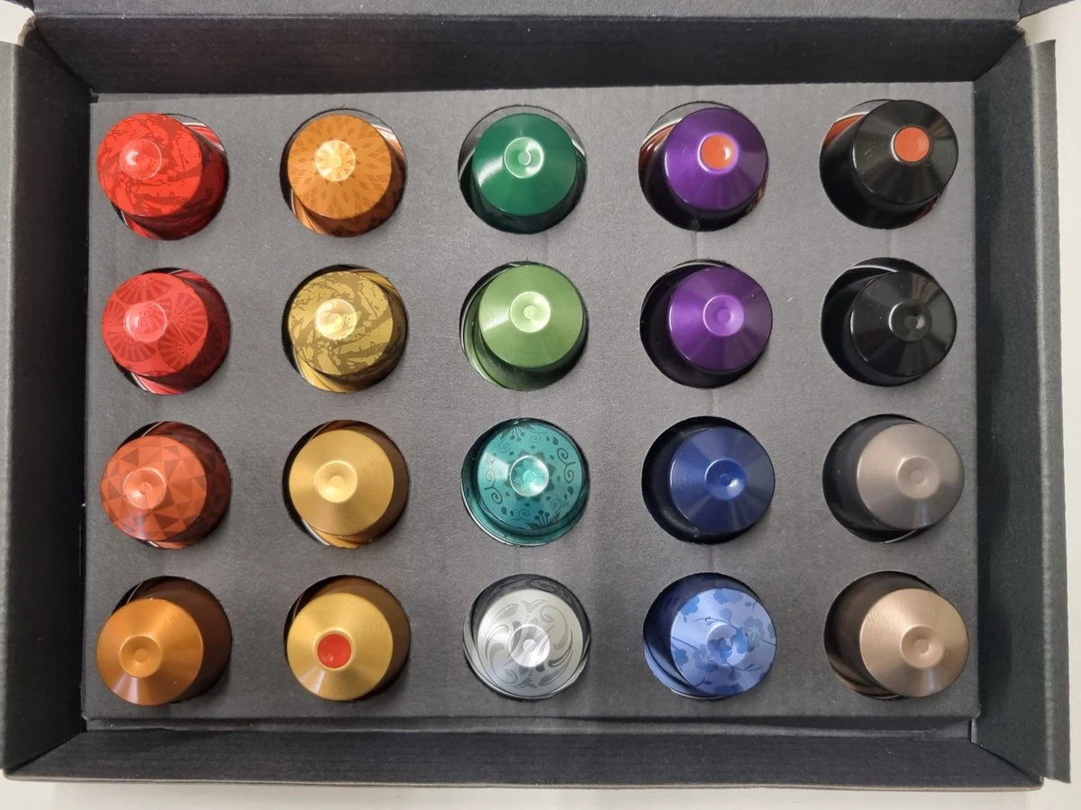 Koffie Proeverij Pakket Met 20 Stuks Verschillende Smaken En Mystery Card 'Enjoy The Sweet Moment' Met Persoonlijke (video) Boodschap | Verjaardag | Sinterklaas | Kerstpakket | Vaderdag | Moederdag | Jubileum | Valentijnsdag - Afbeelding 3